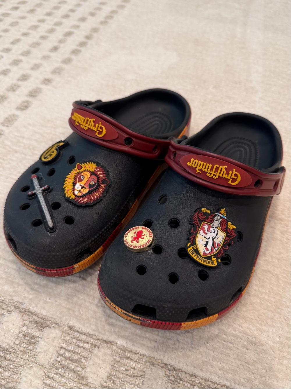 Harry Potter x Crocs Gryffindor Classic Clog size 3 black, pre owned